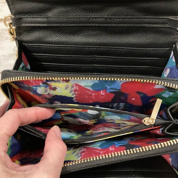 Betsey Johnson Lovely Brunch 3D Flower Faux Leather Wallet On A Chain Crossbody - Picture 13 of 16